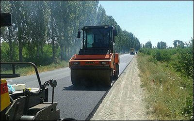 بهسازی و آسفالت ۱۴۴ کیلومتر از راه های آذربایجان غربی در سال جاری