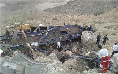 جزئیات حادثه سقوط اتوبوس سربازان به دره