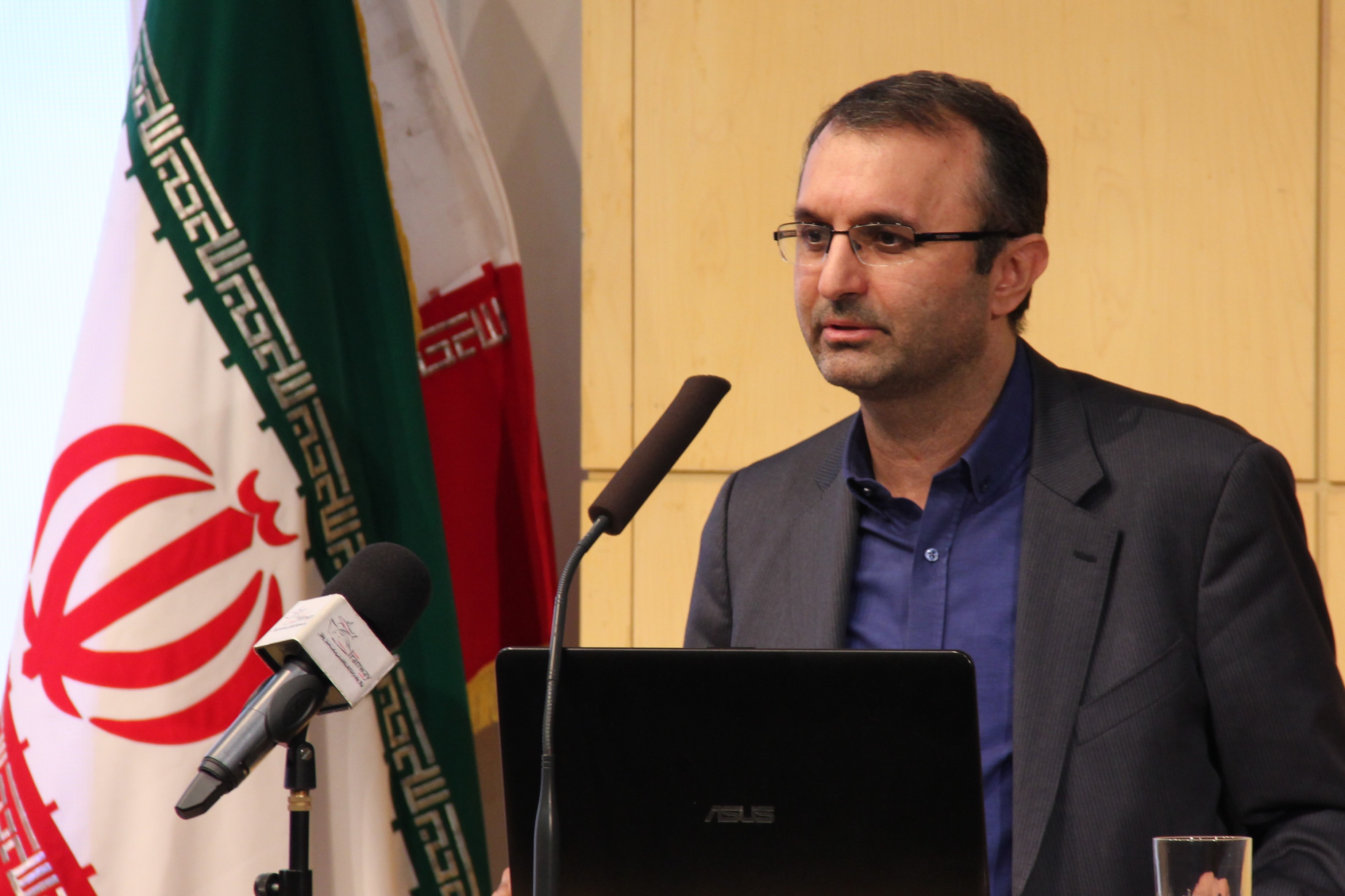 بازیگران بخش خصوصی لجستیک باید دعوت به حضور در جایگاه واقعی خود شوند