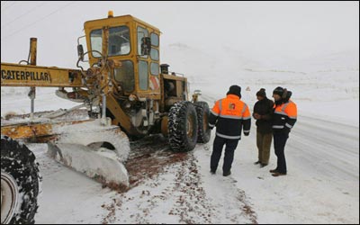 انجام ۱۷۰ عملیات برف روبی و ریزش برداری در جاده های خوزستان از آغاز طرح زمستانی