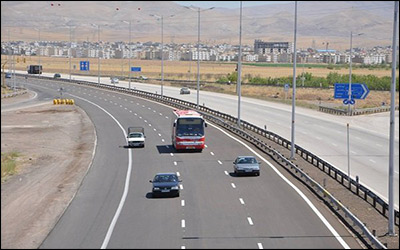 کاهش تردد خودرو در جاده‌های استان قزوین طی نیمه نخست سال جاری