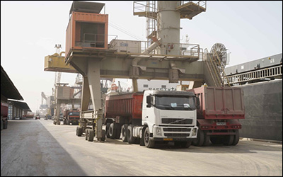 رشد ۲۰ درصدی حمل جاده ای کالاهای اساسی از بندر امام خمینی (ره) در سه ماهه نخست سال
