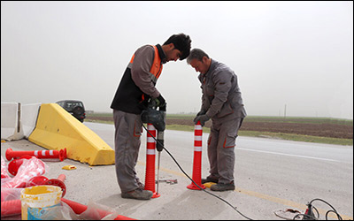 ایمن سازی نقاط پرتصادف با نصب تجهیزات ایمنی در راه‌های استان سمنان