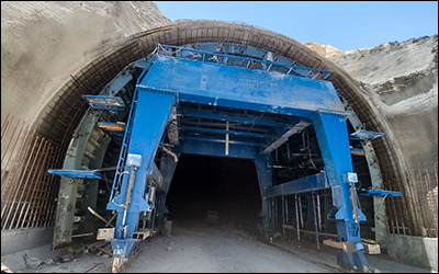 آغاز عملیات لاینینگ تونل شهیده باختر بیگلری در محور لار - بستک