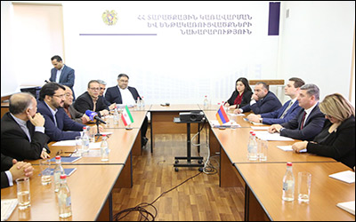 مذاکرات ایران و ارمنستان برای حضور شرکت‌های ایرانی و تسهیل تردد در کریدور شمال - جنوب