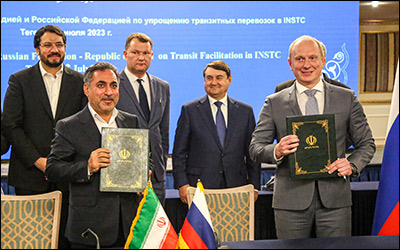 امضا موافقنامه اجرایی راه آهن رشت - آستارا توسط نمایندگان ایران و روسیه