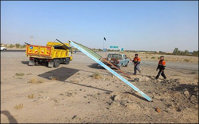 جمع آوری بیش از ۶۰۰ مترمربع انواع تابلوی غیرمجاز در حریم راه های شهرستان کاشان