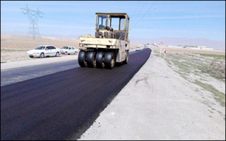 ۷۰کیلومتر تسطیح شانه راه‌های آسفالته در فامنین
