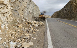 انجام عملیات ریزش برداری در ۴۵ مقطع از جاده های استان ایلام