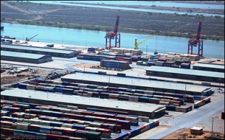 صادرات نخستین محموله ریلی – دریایی شمش فولاد از بندر خرمشهر به کویت آغاز شد