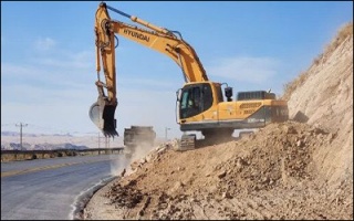 انجام عملیات ترانشه برداری در محور زنجان - بیجار