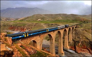 جابجایی بیش از ۲۶۱ هزار مسافر در راه آهن زاگرس طی ۸ ماه نخست سال جاری