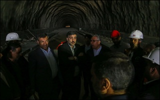 بازدید رئیس سازمان راهداری از تونل وحدت در شهرستان لارستان