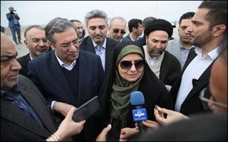 مشکلات پیمانکاری و سرمایه‌گذاری آزادراه ارومیه - تبریز رفع شد  ضرورت اتصال ریلی آذربایجان های شرقی و غربی به یکدیگر