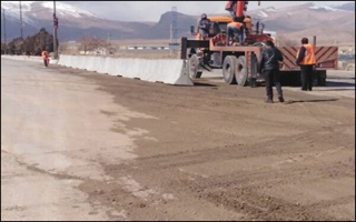 نصب بیش از ۱۰۰ عدد انواع تابلوهای ایمنی و هشداردهنده در جاده های شهرستان بروجن