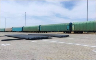 آغاز عملیات بارگیری محموله ۵۰۰۰ تنی شمش آهن در واگن های لبه بلند مسقف اروپایی