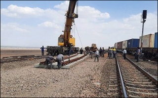 خداحافظی با محدودیت سرعت در ایستگاه خاتون‌آباد راه‌آهن هرمزگان