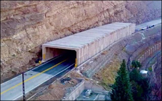 مقابله با خطر ریزش سنگ در محور کندوان با اجرای فاز دوم عملیات گالری پیش ساخته