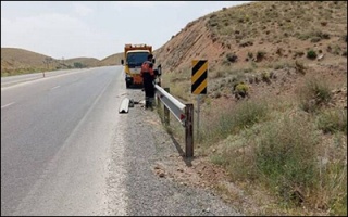 اجرای عملیات راهداری محوری در محور بویین میاندشت به الیگودرز