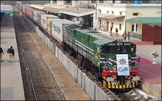 پاکستان به دنبال جذب سرمایه‌گذاری ۲.۵ میلیارد دلاری عربستان و امارات برای نوسازی شبکه ریلی