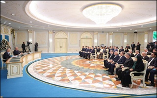 امضای ۱۴ سند و تفاهم‌نامه همکاری میان ایران و قزاقستان