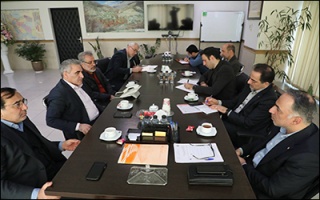 بررسی راهکارهای تأمین ناوگان ریلی با تأکید بر حمایت از بخش خصوصی و رونق صنایع داخلی