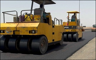 بهسازی و روکش آسفالت ۴۵ کیلومتر از محور قدیم قزوین - رشت پس از توقف چندساله