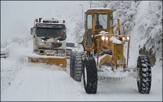 راهداری زمستانی ؛ پیشانی خدمت رسانی صادقانه راهداران در گردنه های استان مازندران