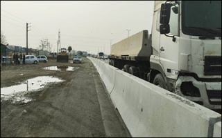 تمامی مسیرهای دسترسی غیرمجاز به آزادراه تهران – ساوه مسدود شد