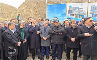 اتمام عملیات ریل گذاری راه‌آهن اردبیل - میانه با حضور وزیر راه و شهرسازی