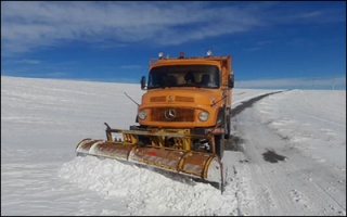 راهداران شهرستان ماه‌نشان راه‌های ۳۴ روستا را بازگشایی کردند