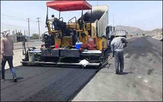 آغاز عملیات اجرایی آسفالت باند دوم قطعه چهارم محور کهنوج – رودان  ۲۰ کیلومتر تا تکمیل پروژه باقی ماند