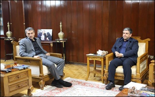 پیگیری رفع موانع توسعه مناطق آزاد و ویژه اقتصادی استان اردبیل در دیدار استاندار با دبیر شورایعالی مناطق آزاد
