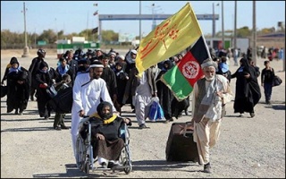 تداوم ورود زائران افغانستانی از مرز دوغارون برای حضور در مراسم دهه پایانی صفر
