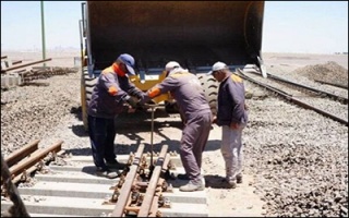 نوسازی و نصب هفت دستگاه سوزن سنگین بتنی در ایستگاه‌های راه‌آهن اصفهان
