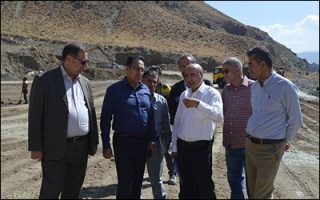 بازدید معاون فنی و زیربنایی راه‌آهن از پروژه توسعه ایستگاه رازی  تأکید بر تداوم شتاب اجرای پروژه و قدردانی از تلاش‌های شبانه‌روزی راه‌آهن آذربایجان
